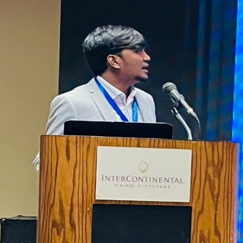 Dr. Sudarsana Gopalan N presenting at an international orthopaedic conference